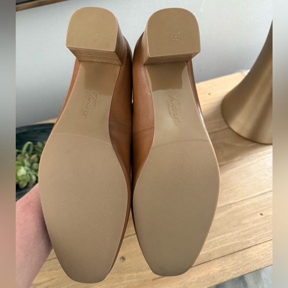 Trotters Daria Pump Cognac Brown Heels - Picture 5 of 8